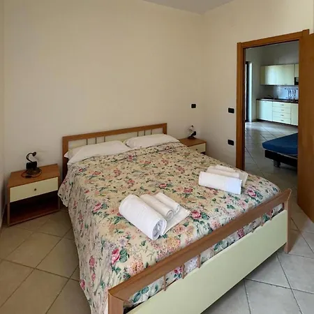 アパート 1 Bedroom Cozy In リカーディ