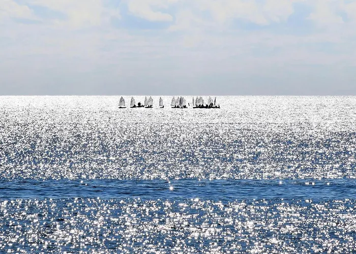 1 Bedroom Cozy In דירה *